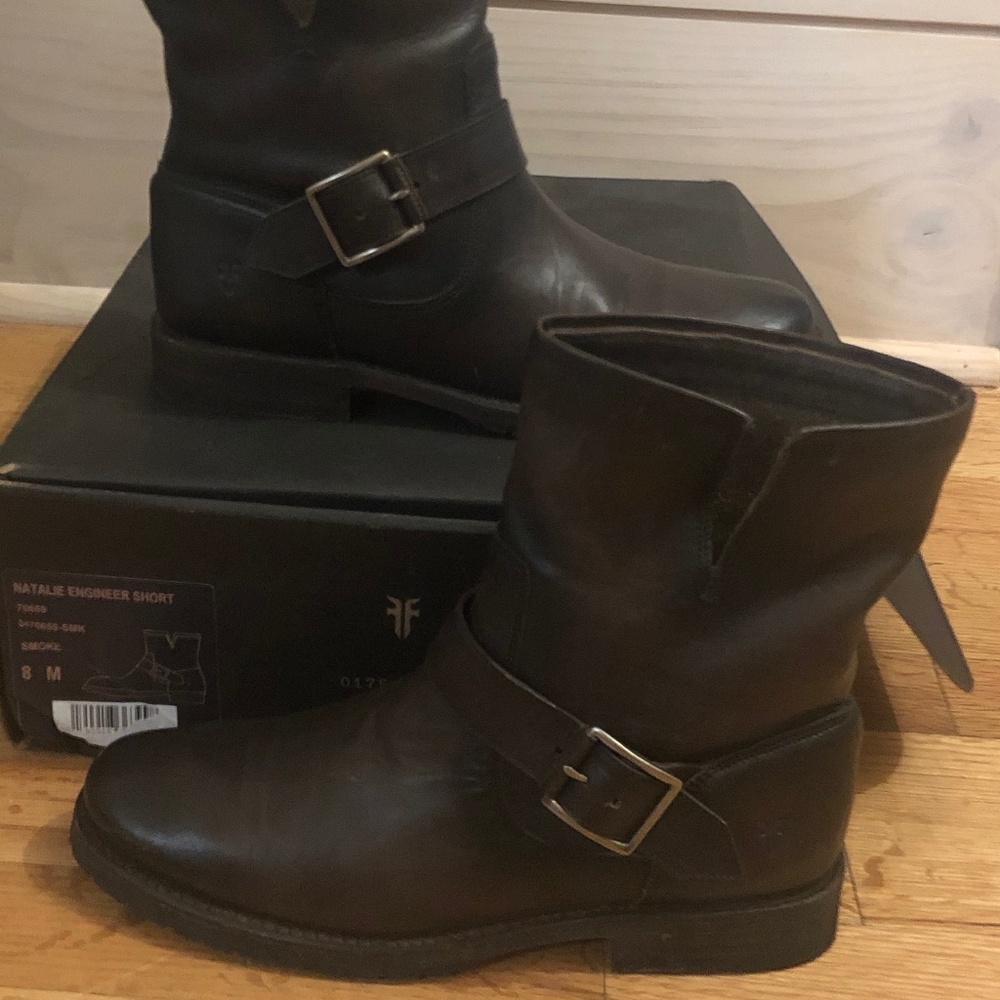 Frye Natalie Engineer Short W8